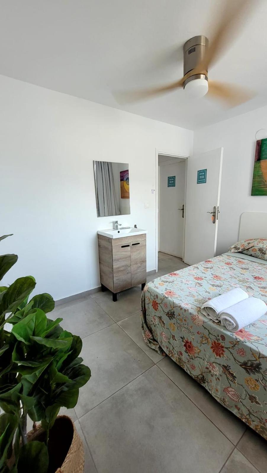 Cisne By Nest Hostel San Antonio  Exterior photo
